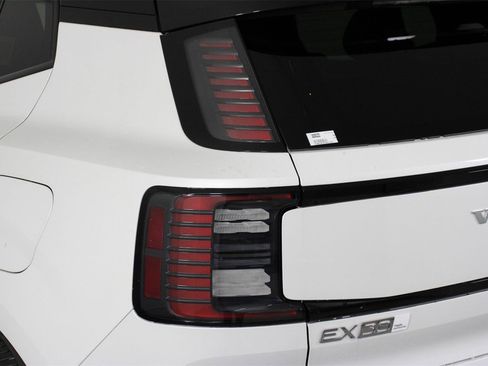 New 2026 Volvo EX30 Ultra image 14