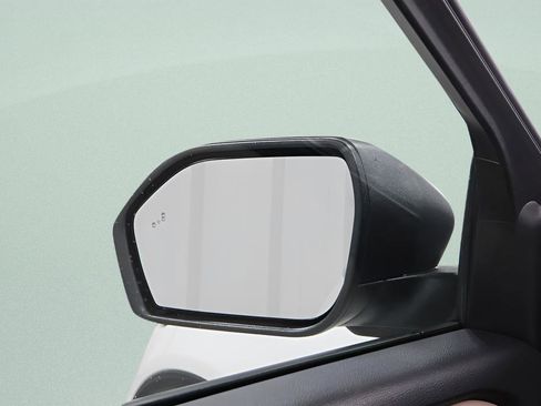 Used 2021 Ford Explorer XLT w/ Equipment Group 202A image 25