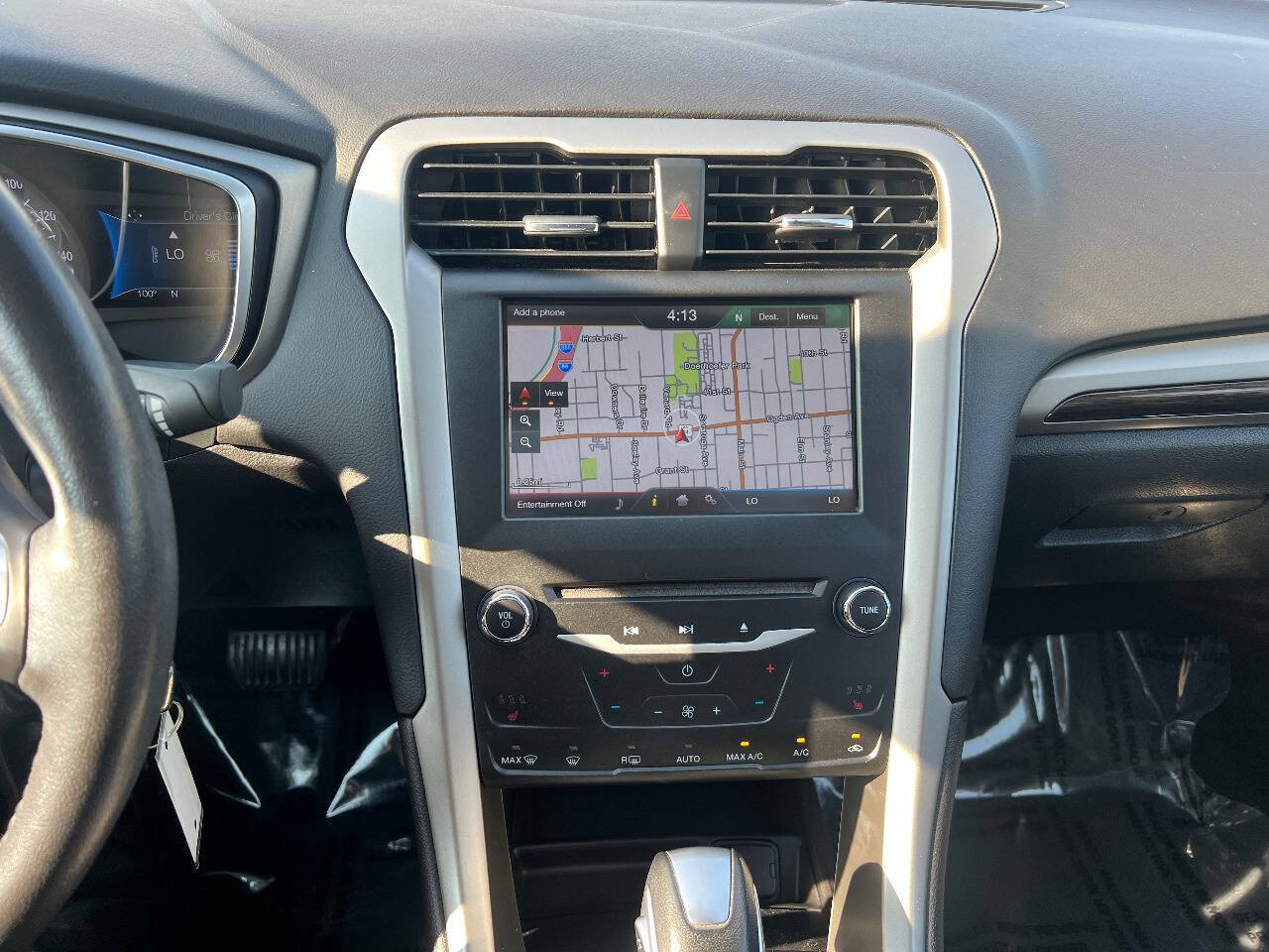 Used 2015 Ford Fusion SE w/ Equipment Group 202A FWD image 34