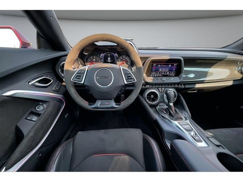 Used 2019 Chevrolet Camaro ZL1 RWD image 7