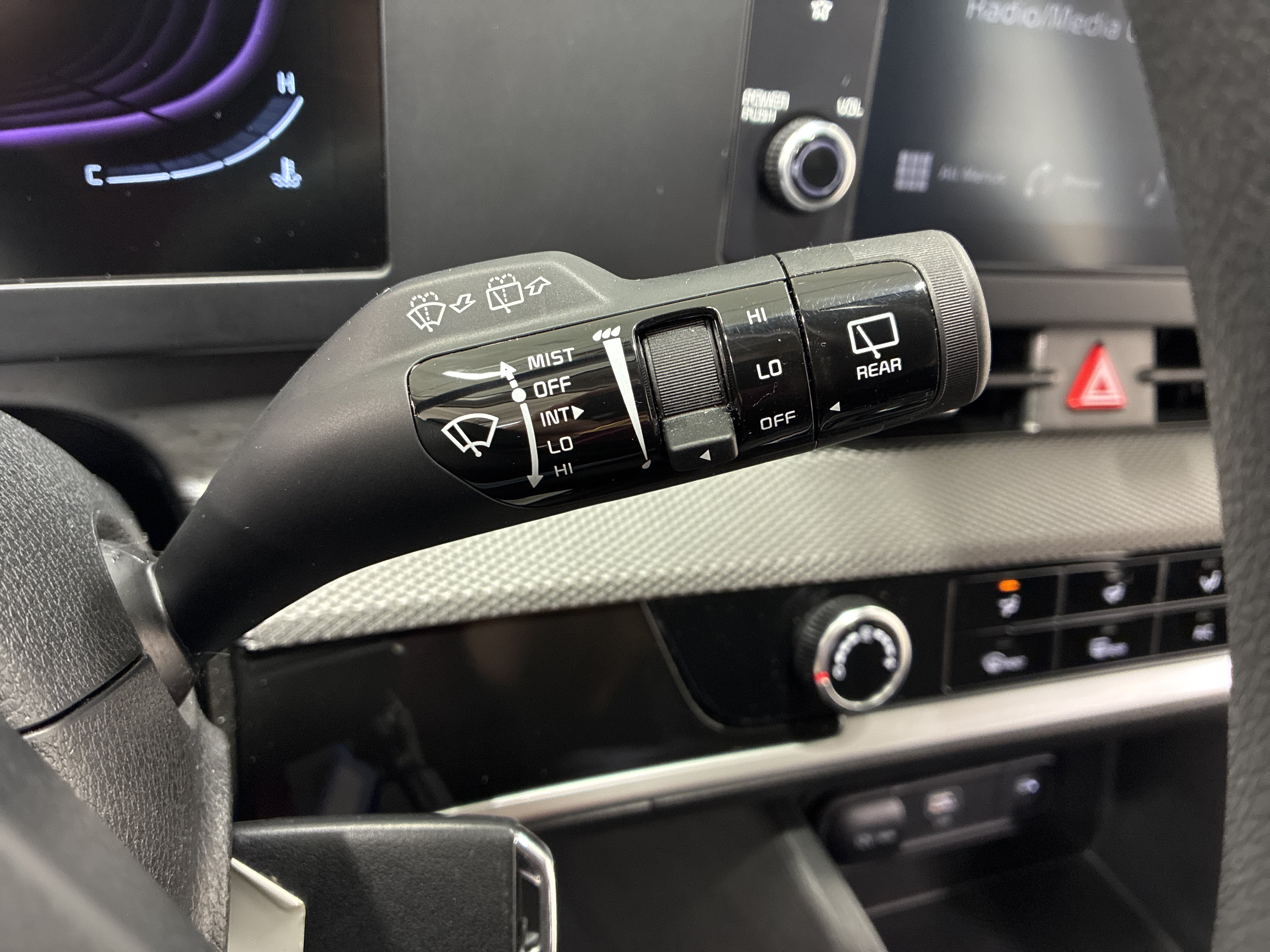 Certified 2025 Kia Sportage LX AWD/4WD image 24