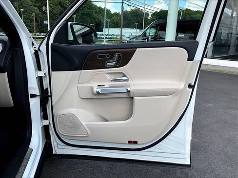 Used 2026 Mercedes-Benz GLB 250 4MATIC image 30