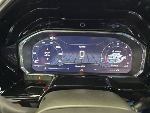 New 2025 GMC Sierra 2500 SLE w/ SLE Value Package; image 16