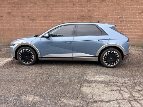 Used 2023 Hyundai Ioniq 5 Limited AWD/4WD image 3