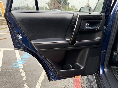 Used 2022 Toyota 4Runner TRD Off-Road Premium image 27