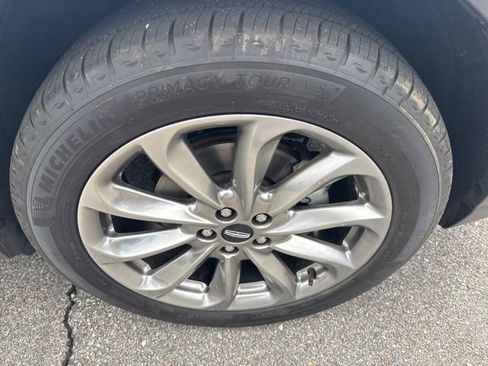 Used 2022 Lincoln Corsair AWD w/ Premium Package image 4