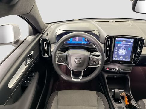 Certified 2023 Volvo XC40 B4 Core w/ Climate Package FWD image 21