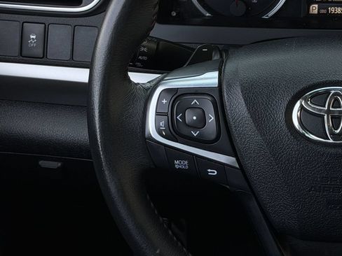 Used 2017 Toyota Camry SE FWD image 14
