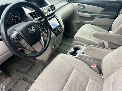 Used 2017 Honda Odyssey SE image 12