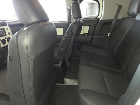 Used 2014 Toyota FJ Cruiser 4WD w/ Upgrade Package image 22