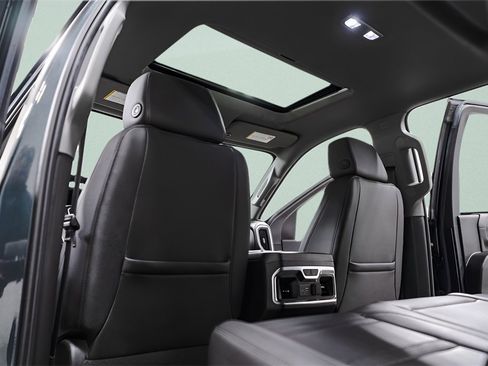 Used 2022 GMC Sierra 3500 Denali w/ Denali Ultimate Package image 31