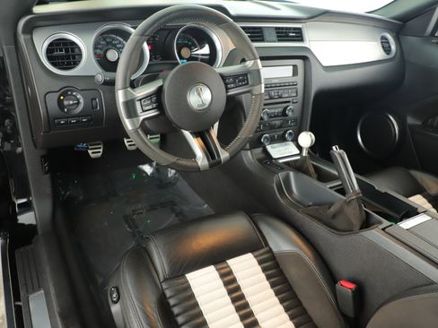 Used 2010 Ford Mustang Shelby GT500 image 12