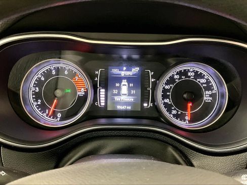 Used 2019 Jeep Cherokee Latitude w/ Popular Appearance Group FWD image 25
