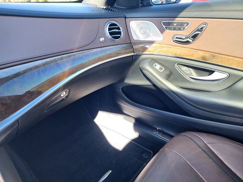 Used 2015 Mercedes-Benz S 550 Sedan image 35