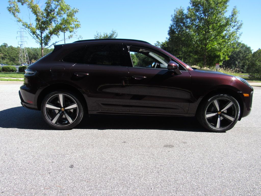 Certified 2026 Porsche Macan AWD/4WD image 8