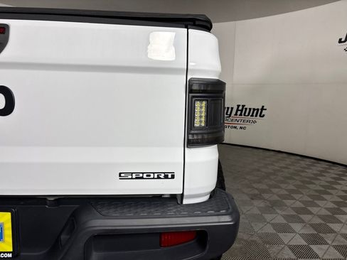 Used 2020 Jeep Gladiator Sport w/ Quick Order Package 24S AWD/4WD image 33