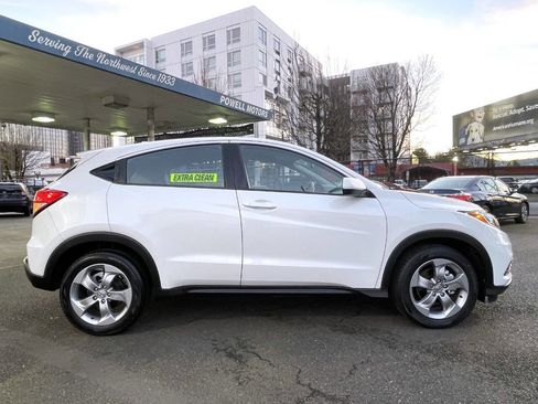 Used 2021 Honda HR-V LX image 10