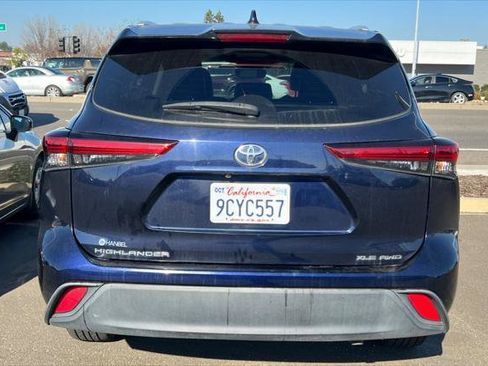 Certified 2022 Toyota Highlander XLE image 5