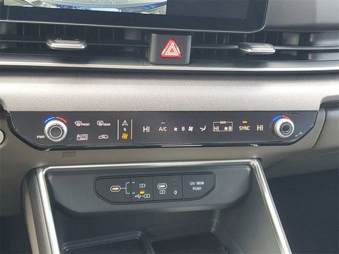 New 2026 Kia Carnival EX image 17