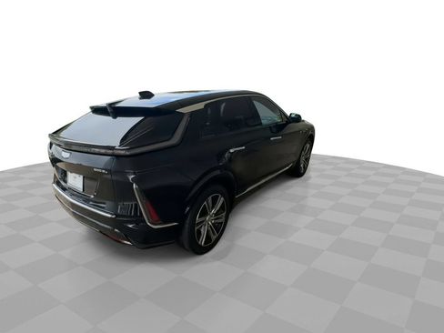 Certified 2024 Cadillac Lyriq Luxury AWD/4WD image 8