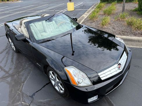 Used 2005 Cadillac XLR RWD image 15