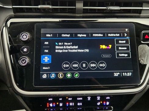 Used 2022 Chevrolet Bolt EUV LT w/ Convenience Package image 16