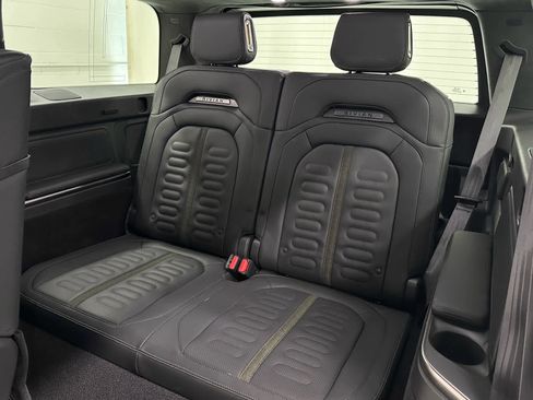 Used 2023 Rivian R1S Adventure image 15