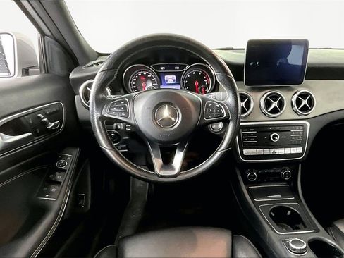 Used 2018 Mercedes-Benz GLA 250 4MATIC image 8