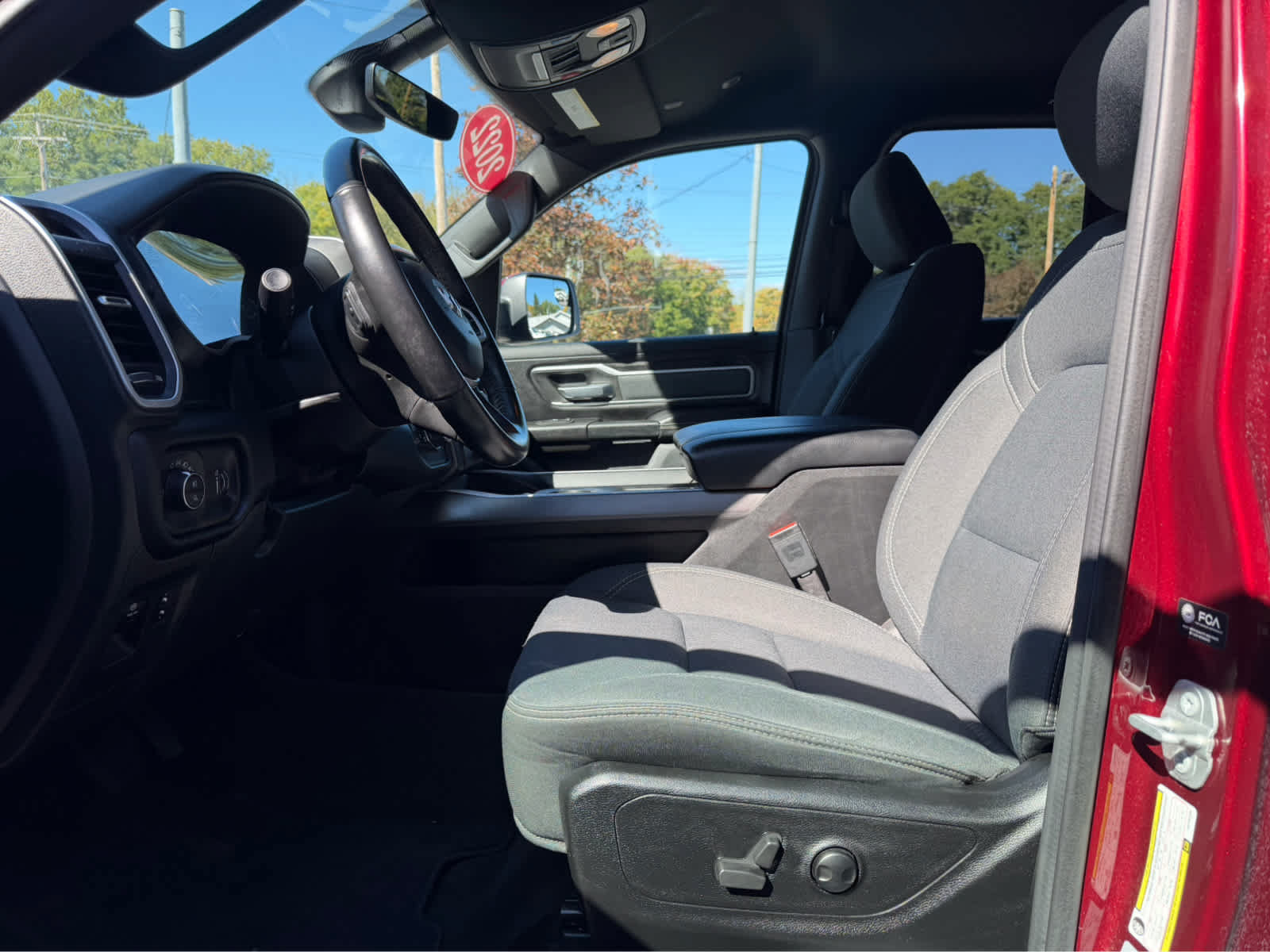 Used 2022 RAM 1500 Big Horn AWD/4WD image 15