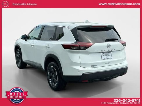 Used 2025 Nissan Rogue SV FWD image 4