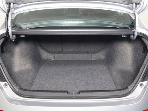 Used 2018 Honda Accord Sport image 14