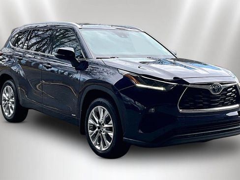 Used 2023 Toyota Highlander Limited image 1