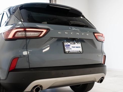 Used 2023 Ford Escape SE image 10