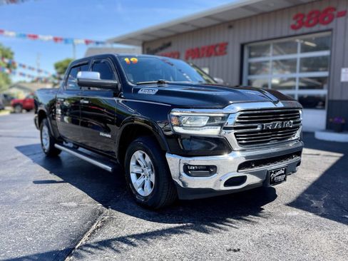 Used 2019 RAM 1500 Laramie AWD/4WD image 2