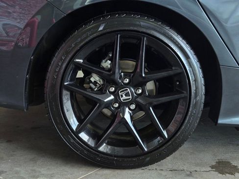 Used 2023 Honda Civic Sport image 5