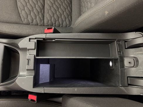 Used 2021 Chevrolet Equinox LT FWD image 29