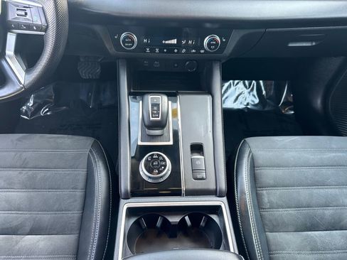 Used 2022 Mitsubishi Outlander SE image 18