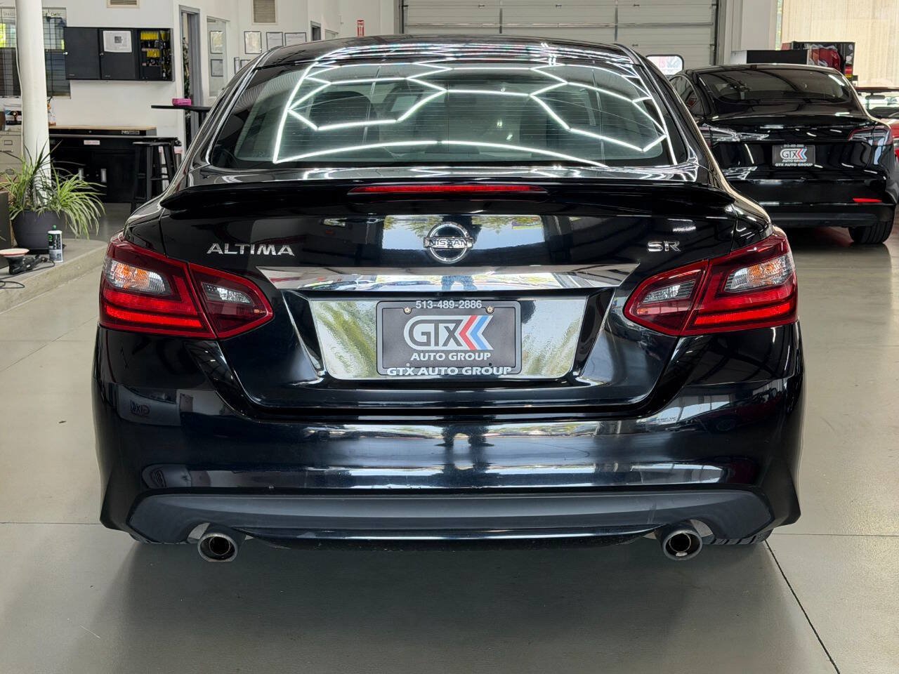 Used 2017 Nissan Altima 2.5 SR w/ Midnight Edition Package FWD image 3