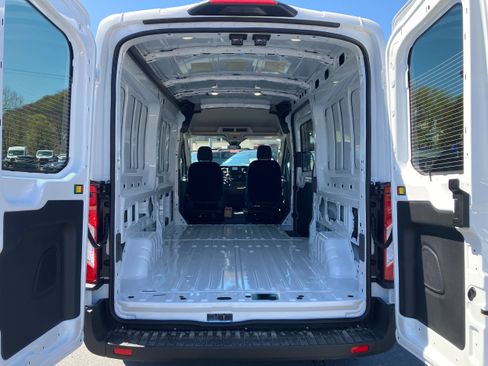 New 2025 Ford Transit 250 148 Medium Roof image 7