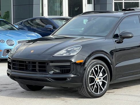 Used 2021 Porsche Cayenne Turbo image 14