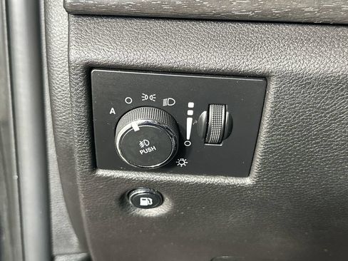 Used 2018 Jeep Grand Cherokee Altitude AWD/4WD image 20