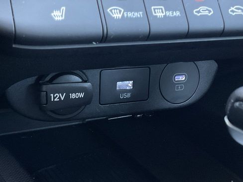 Used 2025 Hyundai Elantra SEL image 33