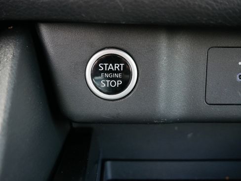 Used 2023 Nissan Rogue SV AWD/4WD image 32