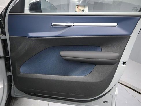 New 2025 Volvo EX30 Ultra w/ Climate Package image 27
