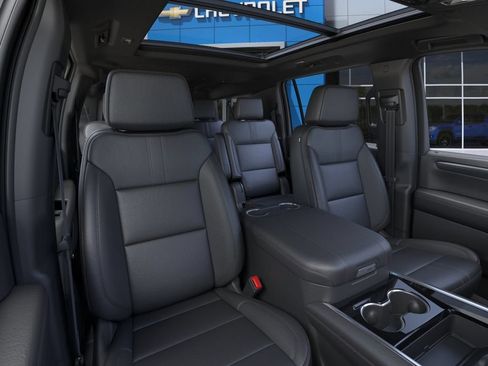 New 2026 Chevrolet Suburban RST w/ Comfort Package AWD/4WD image 19