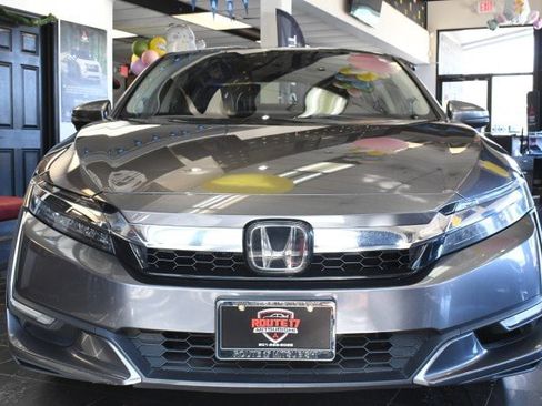 Used 2018 Honda Clarity Plug-In Hybrid image 2