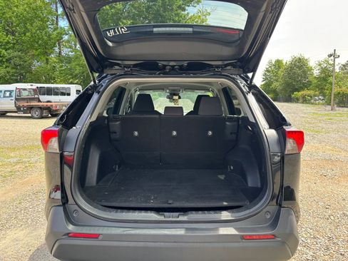 Used 2022 Toyota RAV4 LE AWD/4WD image 13