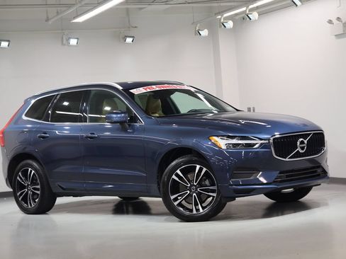 Used 2020 Volvo XC60 T5 Momentum w/ Protection Package Premier AWD/4WD image 7