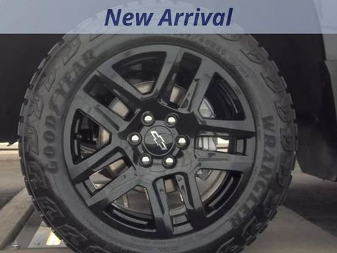 Used 2024 Chevrolet Silverado 1500 Custom Trail Boss w/ LPO, Dark Essentials Package AWD/4WD image 11