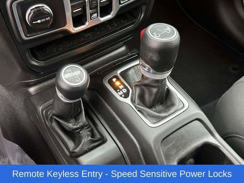 Used 2018 Jeep Wrangler Unlimited Sport S image 9